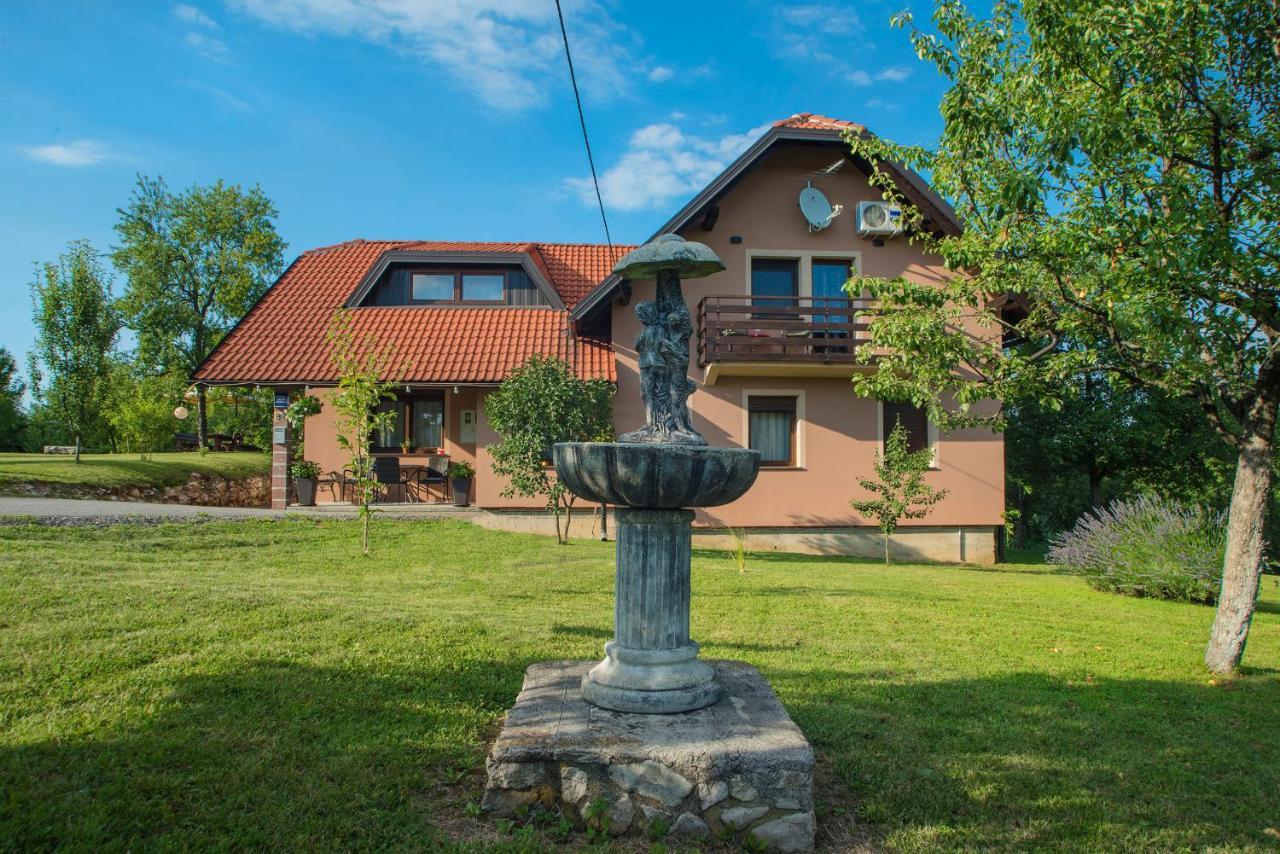 Studio Apartment Karlo Drežnik Grad Exteriör bild