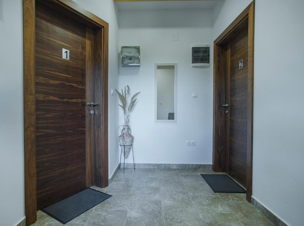 Studio Apartment Karlo Drežnik Grad Exteriör bild